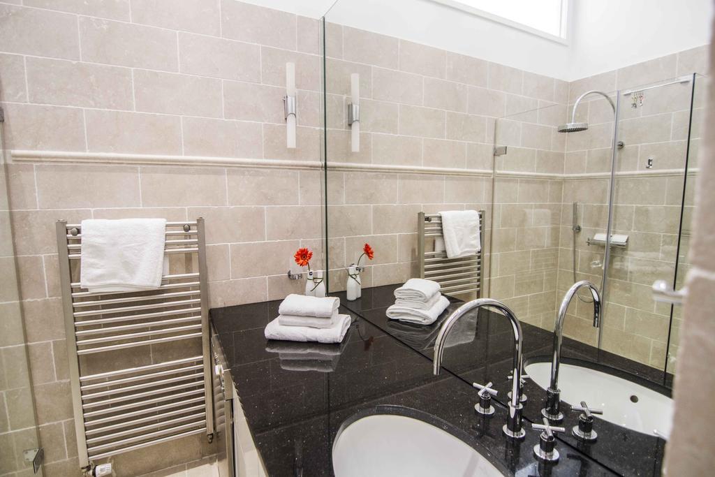 Helvetia Suites Дюссельдорф Номер фото